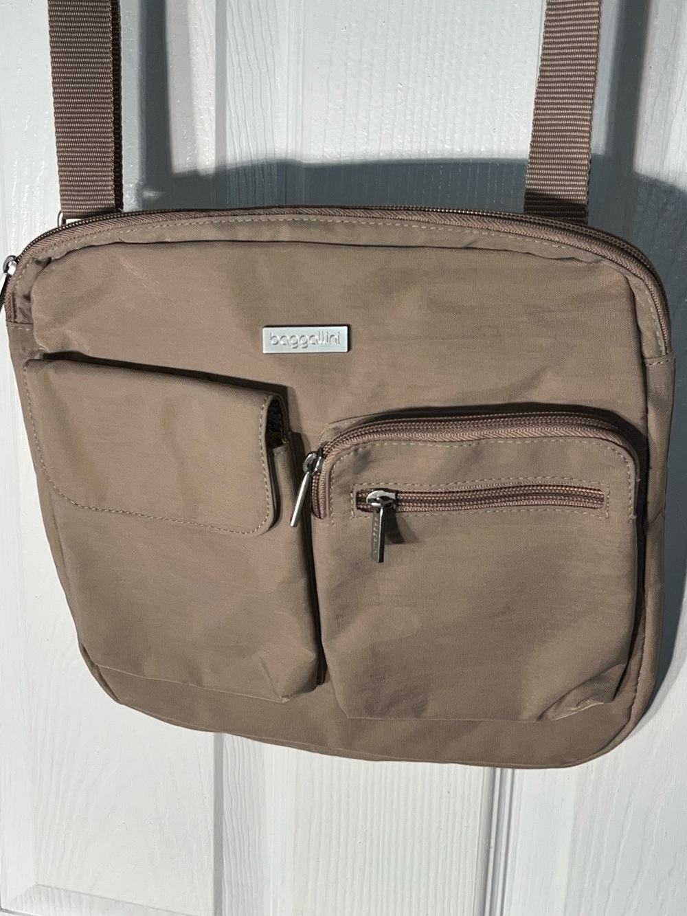 BAGGALLINI Canyon Bag Crossbody Women’s Nylon Zipper Pockets